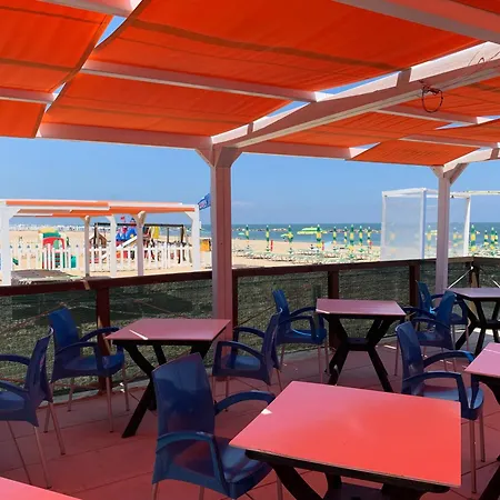 Conero-alba Al Mare-delfino-1 Min A Piedi Dal Mare