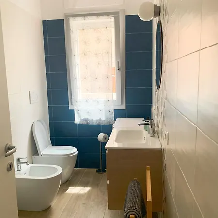 Apartment Conero-alba Al Mare-bilocale E Corte-delfino