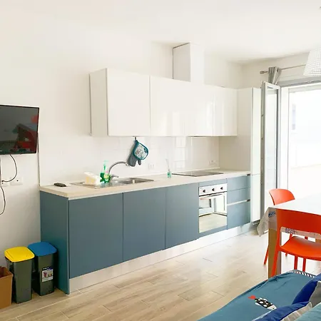Apartment Conero-alba Al Mare-bilocale E Corte-delfino *