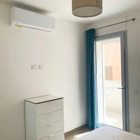 Apartment Conero-alba Al Mare-bilocale E Corte-delfino *